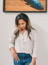 Load image into Gallery viewer, Hart button shirt (Available in 2 colours)
